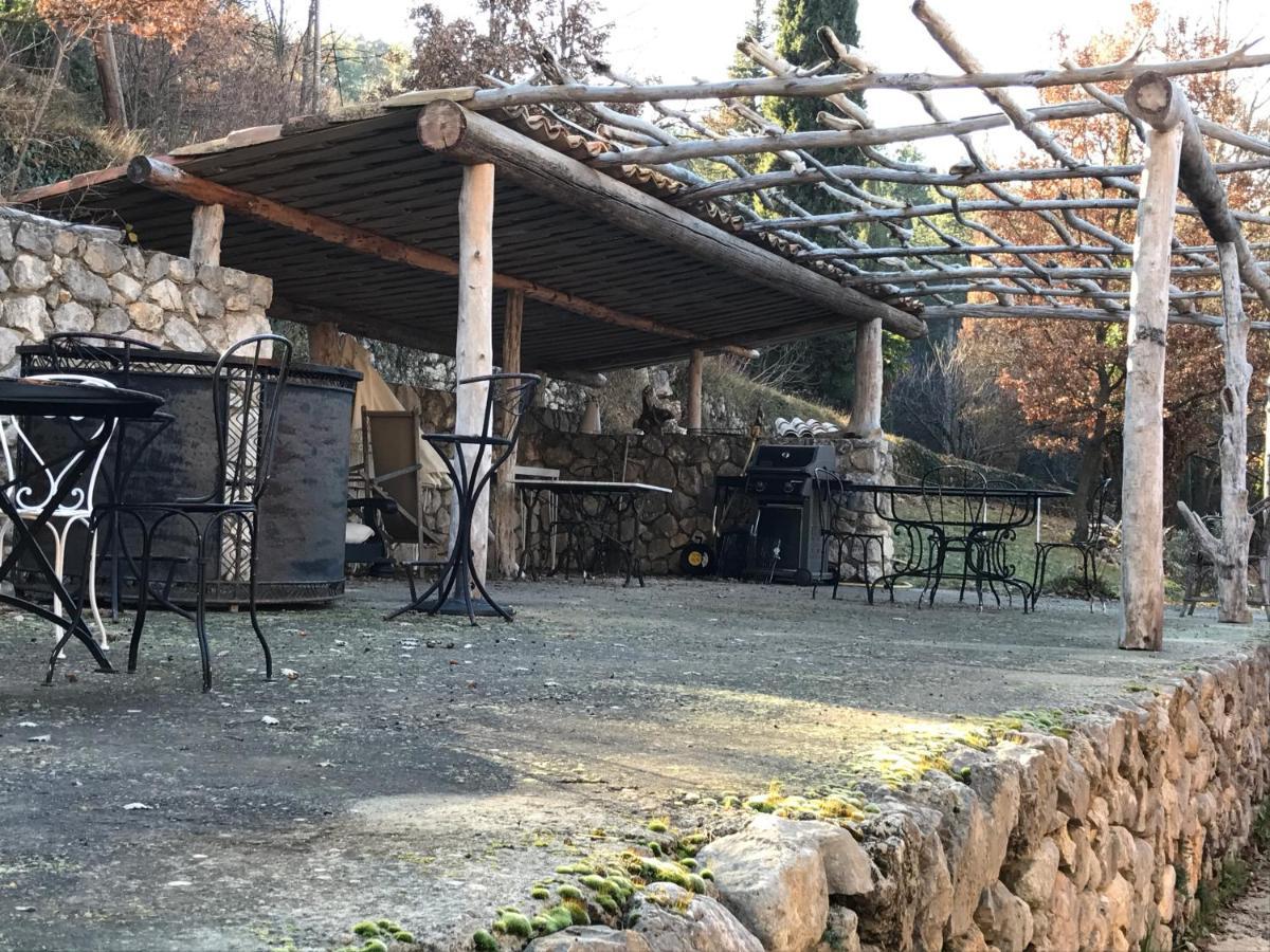 Mymoustiers Villa ภายนอก รูปภาพ